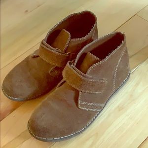 Kids brown suede boots